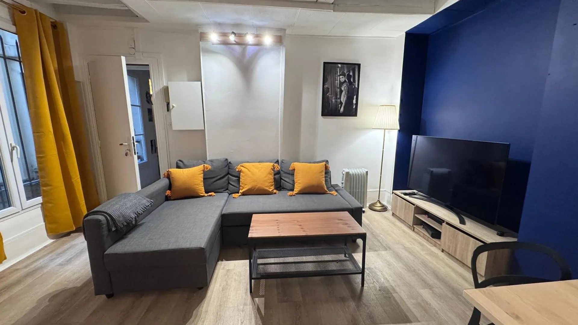 Flat In The Center Of Paris 아파트 0*,
